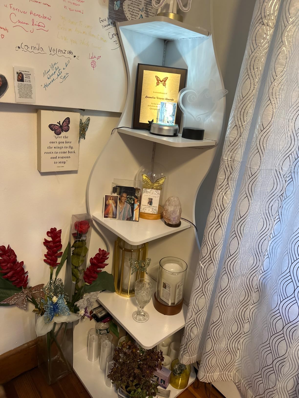 Click to view full screen Silhouet Аголна полица photo review