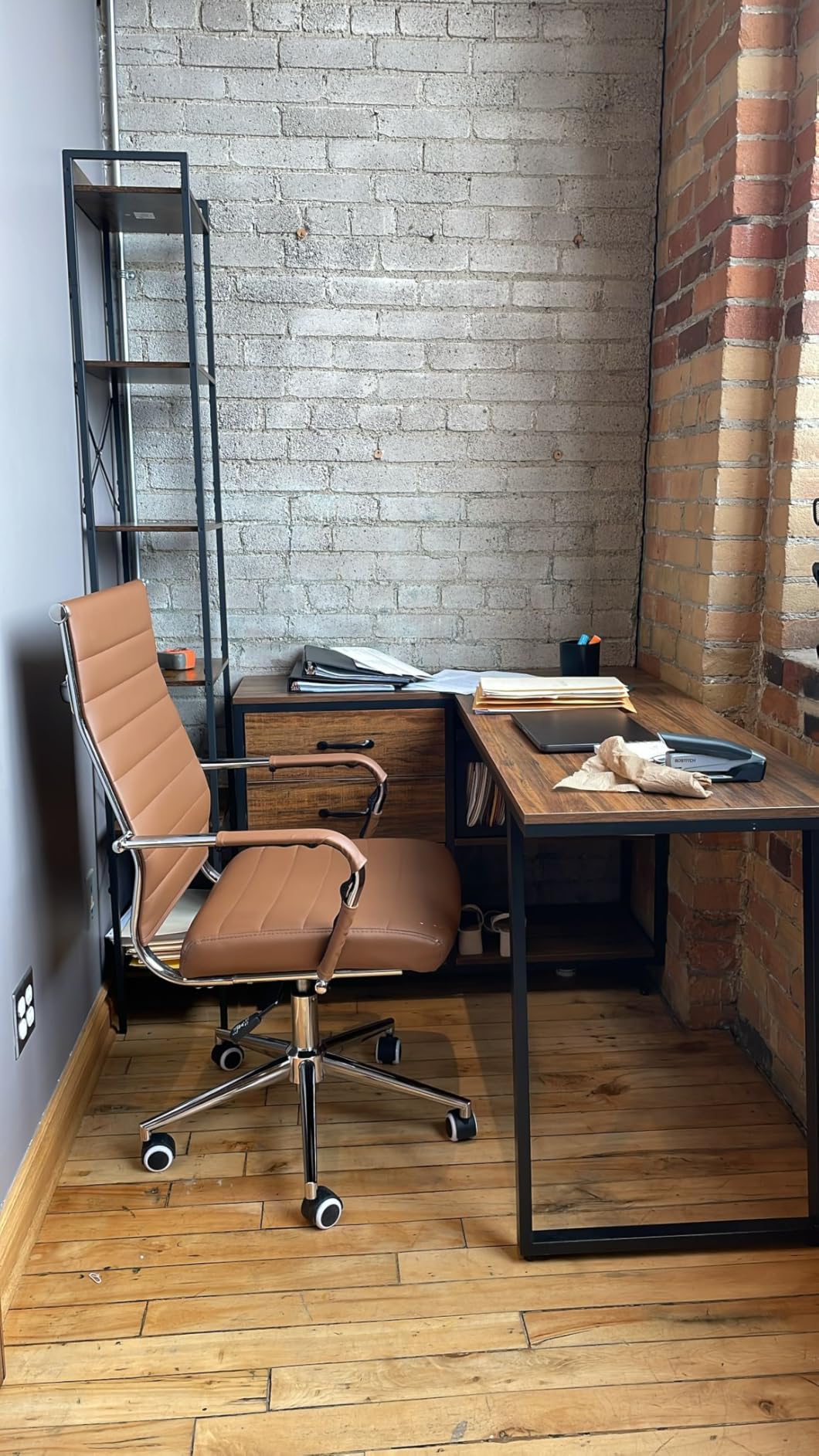 Click to view full screen CornerMaster Биро за компјутер photo review